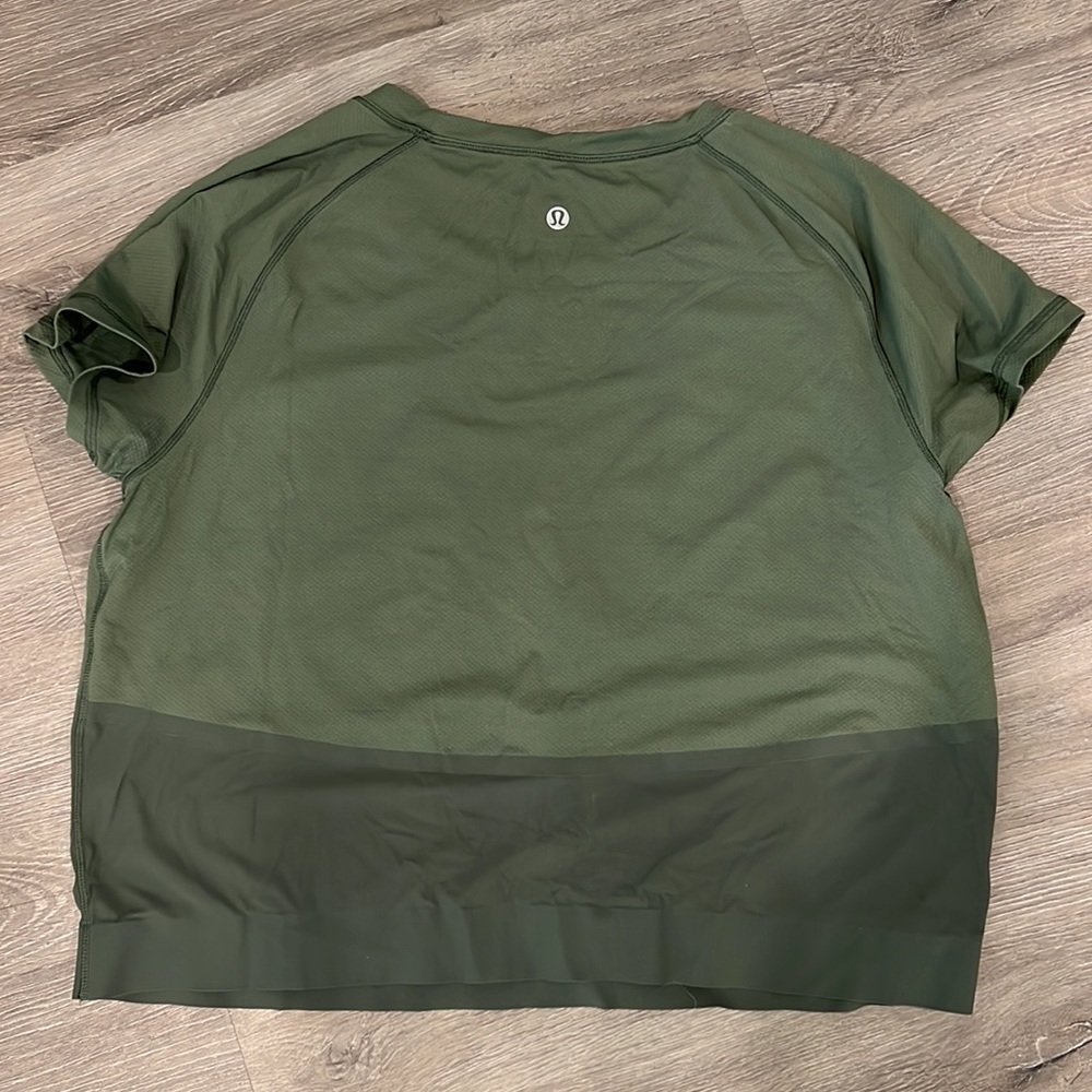 Lululemon workout top